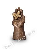 Mini beeld urn Hand met vlinder