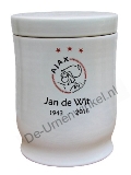 Keramische urn met decoratie